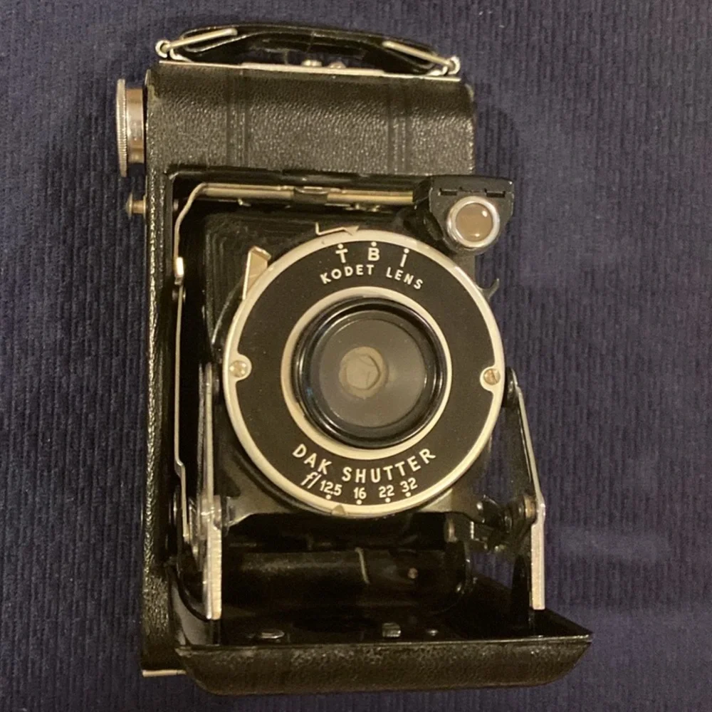 Vintage Kodak Vigilant Junior Six-20 Folding Camera